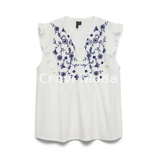 BLUSA BLANCA CON BORDADO AZUL - Imagen 1