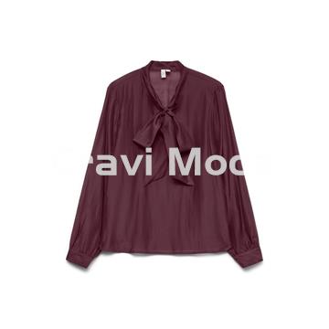 BLUSA BURDEOS LAZO TRANSPARENTE - Imagen 1
