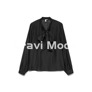 BLUSA NEGRA LAZO TRANSPARENTE - Imagen 1