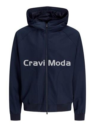 BOMBER CON CAPUCHA AZUL MARINO - Imagen 1