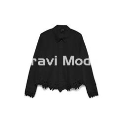CAMISA NEGRA CON ENCAJE - Imagen 1