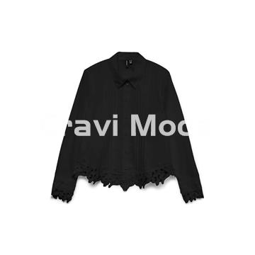 CAMISA NEGRA CON ENCAJE - Imagen 1