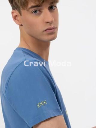 CAMISETA AZUL EL MAR TODO LO-CURA - Imagen 2