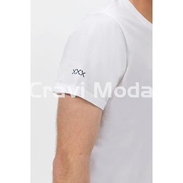 CAMISETA BLANCA BÁSICA - Imagen 2