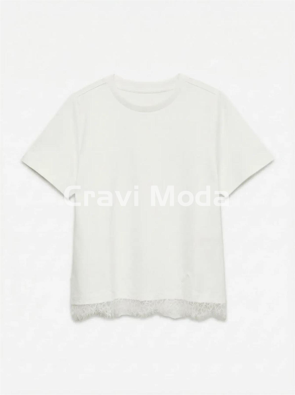 CAMISETA BLANCA CON ENCAJE - Imagen 1