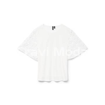 CAMISETA BLANCA ENCAJE EN EL BRAZO - Imagen 1