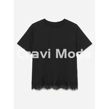 CAMISETA NEGRA CON ENCAJE - Imagen 1