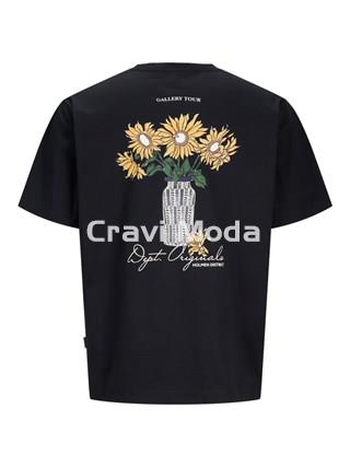 CAMISETA NEGRA DIBUJO EN ESPALDA - Imagen 2