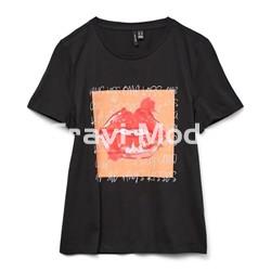 CAMISETA NEGRA ESTAMPADA - Imagen 1