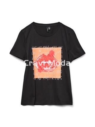 CAMISETA NEGRA ESTAMPADA - Imagen 1