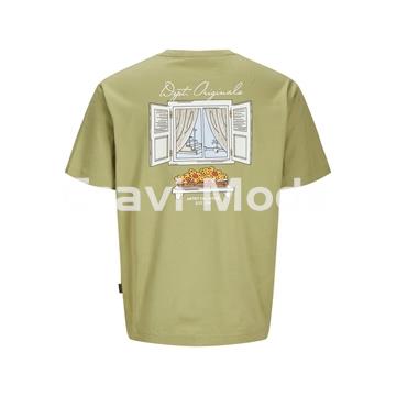 CAMISETA VERDE DIBUJO EN ESPALDA - Imagen 2