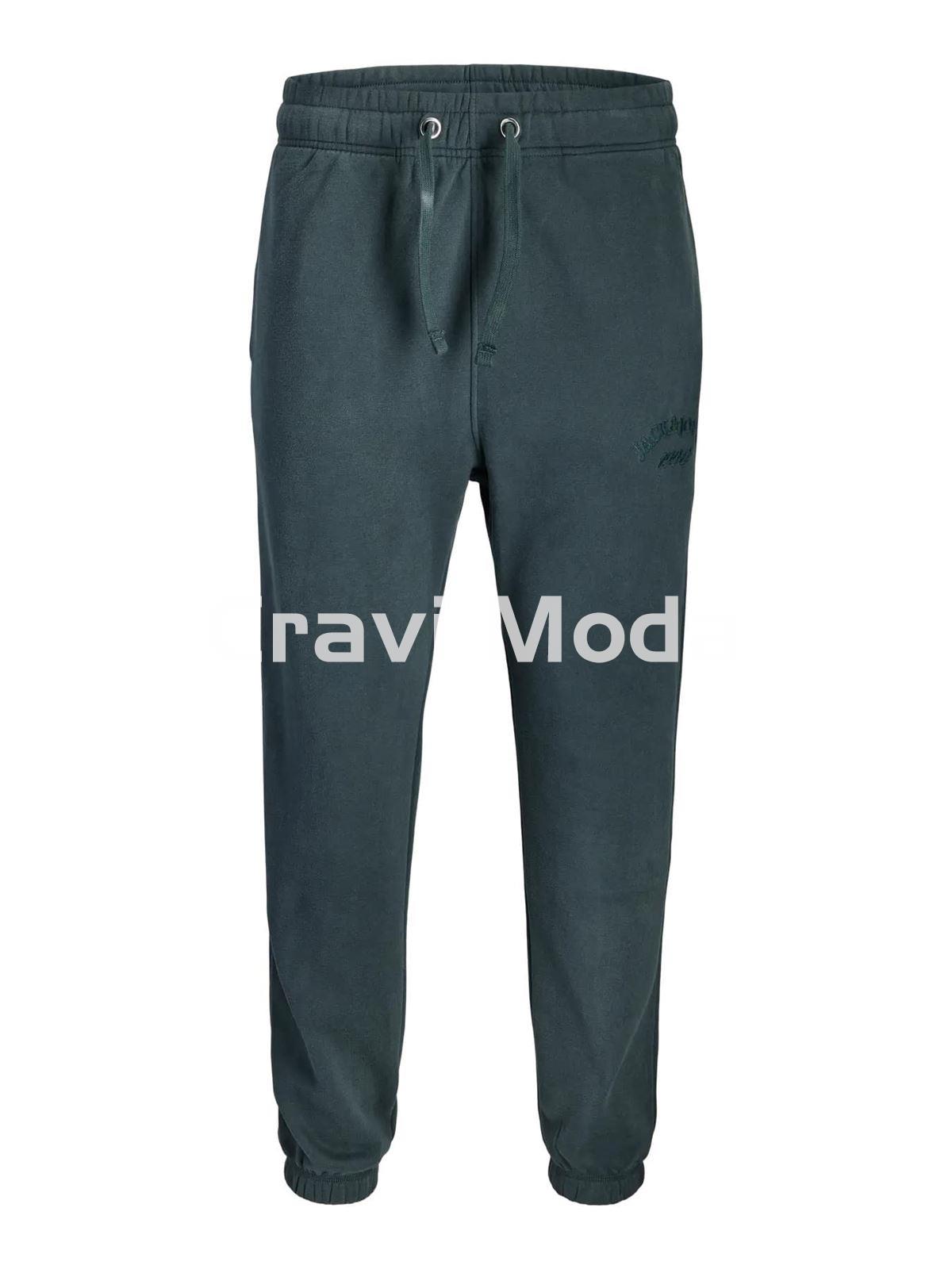 PANTALÓN DE CHANDAL VERDE - Imagen 1