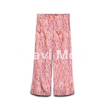 PANTALÓN ESTAMPADO EN ROSAS - Imagen 1