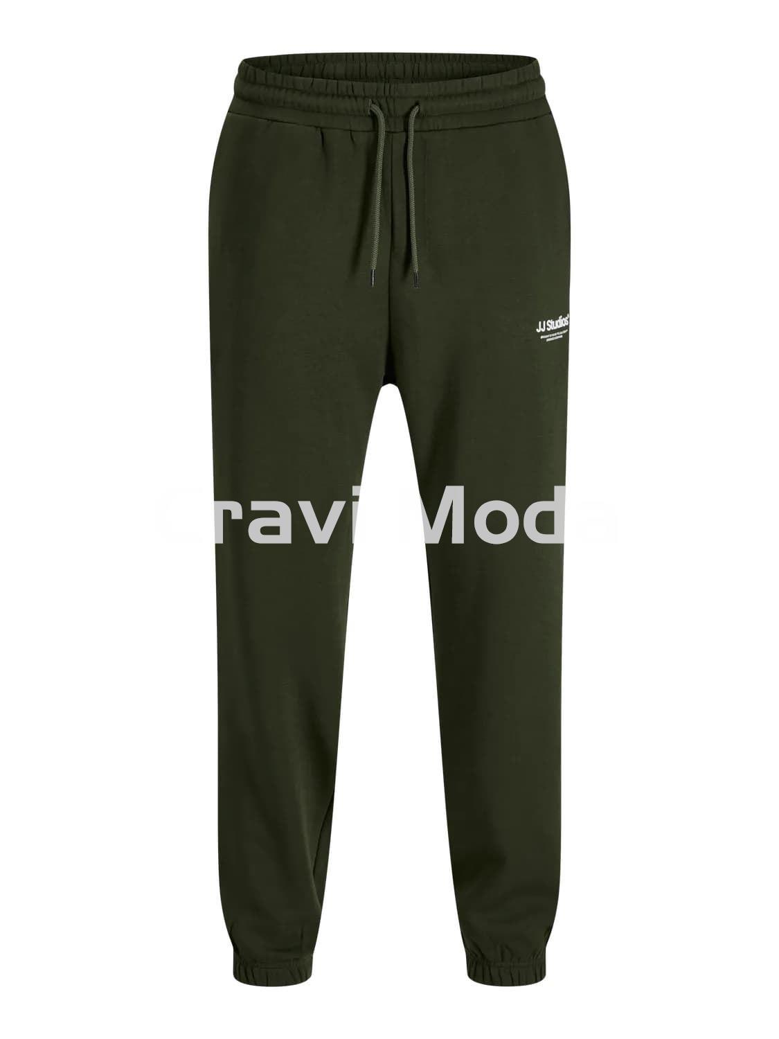 PANTALÓN VERDE DE CHANDAL - Imagen 1