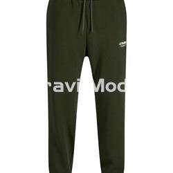 PANTALÓN VERDE DE CHANDAL - Imagen 1