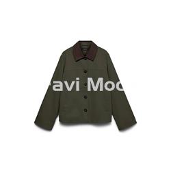 PARKA VERDE CON CUELLO A CONTRASTE - Imagen 1