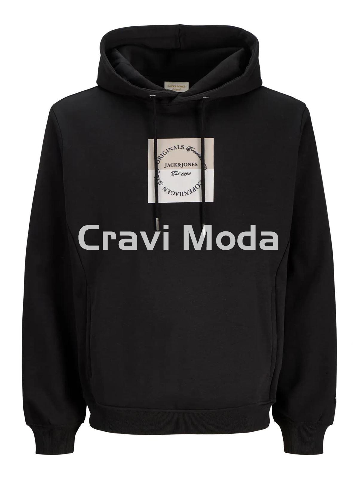SUDADERA CON CAPUCHA NEGRA - Imagen 1