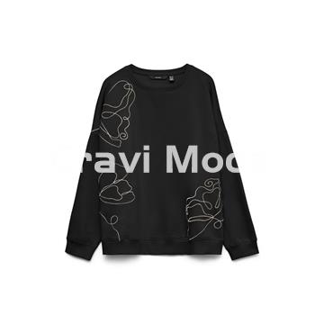 SUDADERA CON DIBUJO BORDADO NEGRA - Imagen 1
