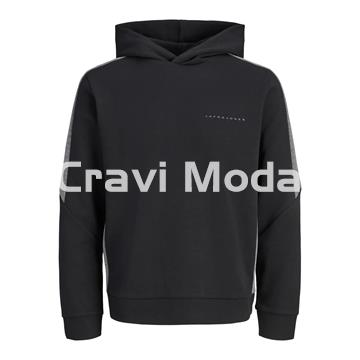 SUDADERA NEGRA CON CAPUCHA - Imagen 1