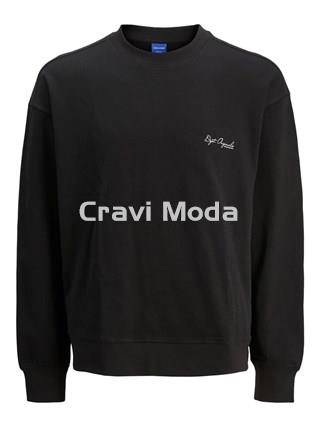 SUDADERA SIN CAPUCHA NEGRA CON DIBUJO EN LA ESPALDA - Imagen 1