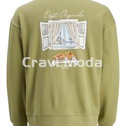 SUDADERA SIN CAPUCHA VERDE CON DIBUJO EN LA ESPALDA - Imagen 2