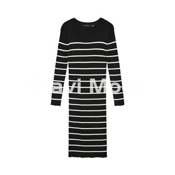 VESTIDO NEGRO DE RALLAS - Imagen 1