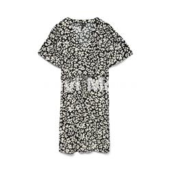 VESTIDO NEGRO ESTAMPADO DE FLORES BLANCAS - Imagen 1