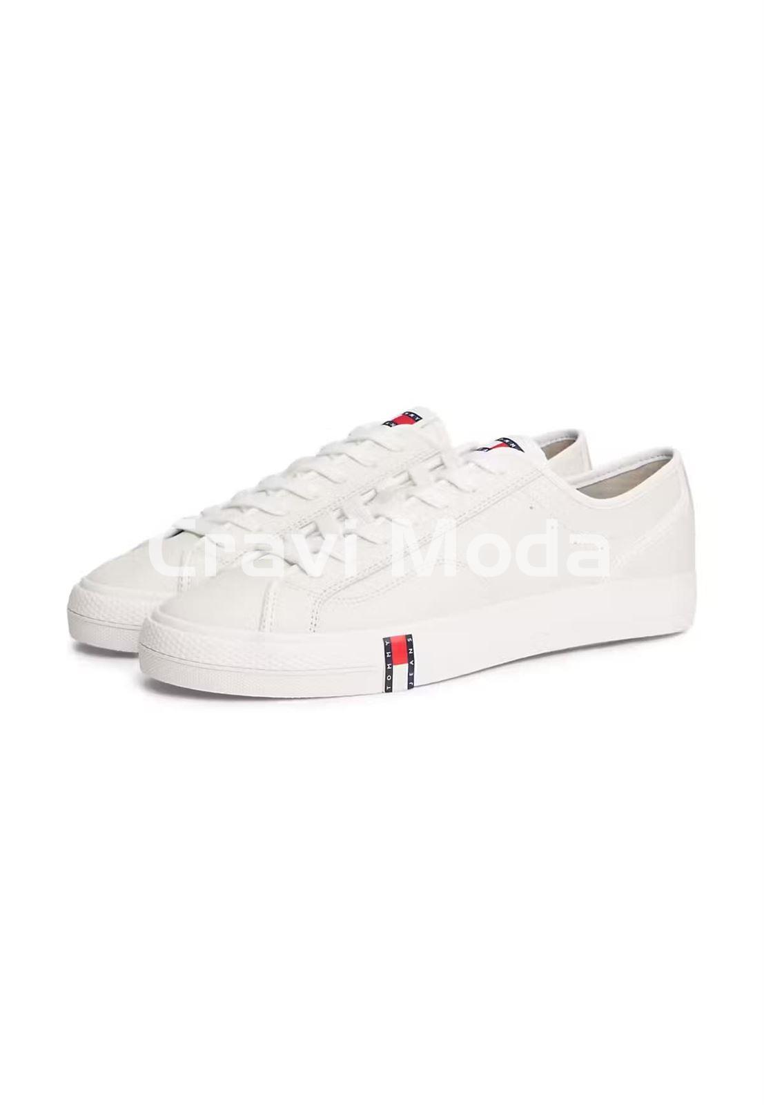 ZAPATILLAS BLANCAS - Imagen 1